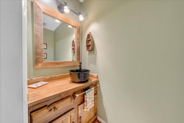 287 Waterside DR, Moneta, VA 24121