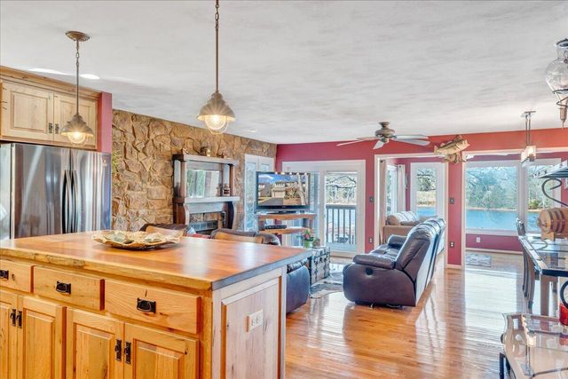 287 Waterside DR, Moneta, VA 24121