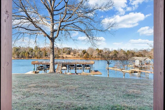 287 Waterside DR, Moneta, VA 24121