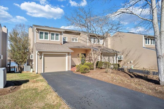 287 Waterside DR, Moneta, VA 24121