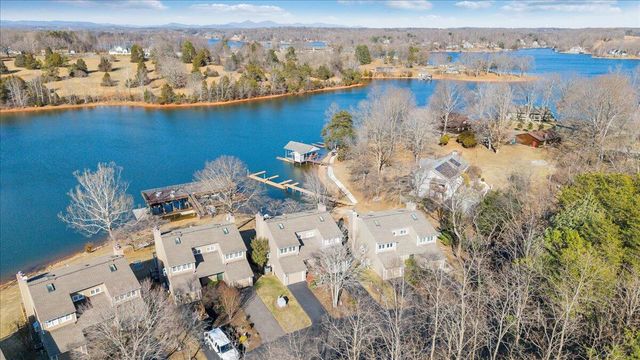 287 Waterside DR, Moneta, VA 24121