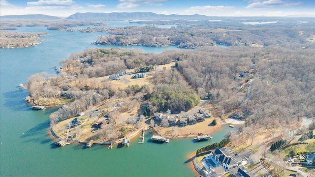 287 Waterside DR, Moneta, VA 24121