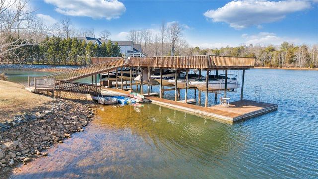 287 Waterside DR, Moneta, VA 24121