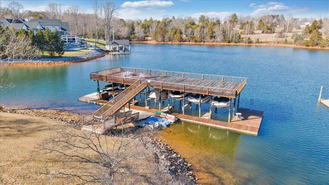 287 Waterside DR, Moneta, VA 24121