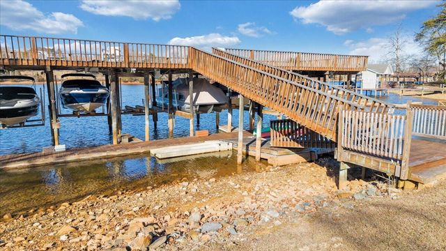 287 Waterside DR, Moneta, VA 24121