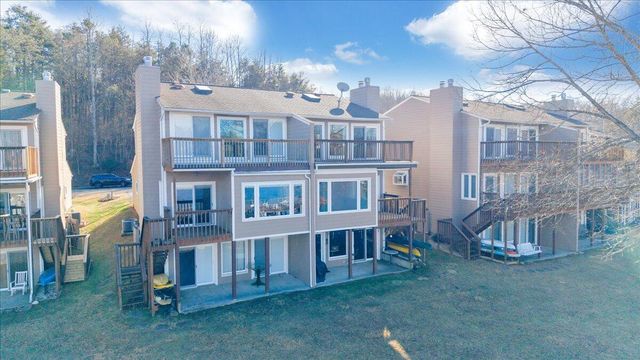 287 Waterside DR, Moneta, VA 24121