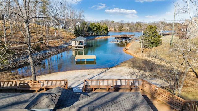 287 Waterside DR, Moneta, VA 24121