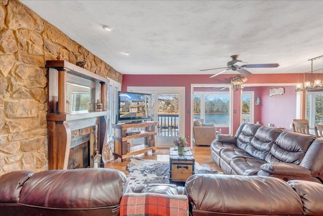 287 Waterside DR, Moneta, VA 24121