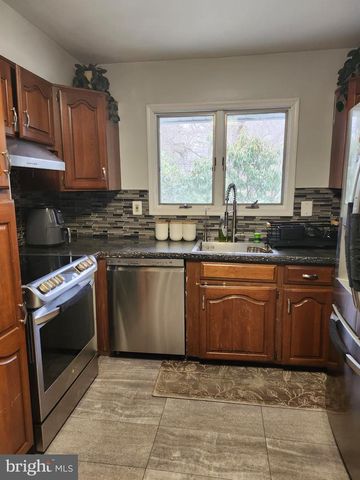811 S GLENWOOD ST, Allentown, PA 18103