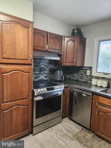 811 S GLENWOOD ST, Allentown, PA 18103