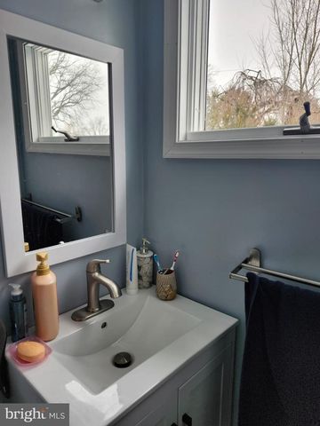 811 S GLENWOOD ST, Allentown, PA 18103
