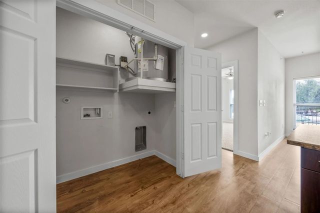 6725 Circle South RD B-1154, Austin, TX 78745