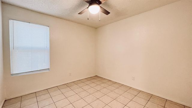 8901 Pineridge DR B, Austin, TX 78729