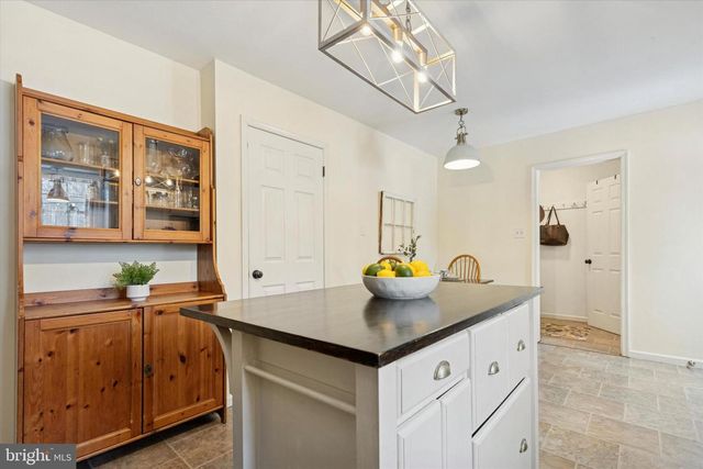 3083 MAIN ST, Green Lane, PA 18054