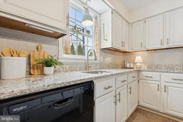 3083 MAIN ST, Green Lane, PA 18054