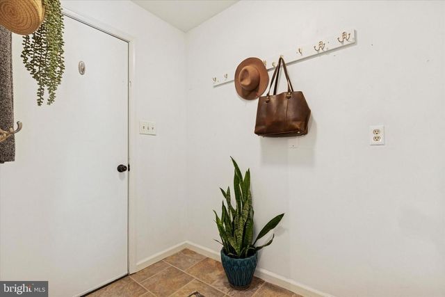 3083 MAIN ST, Green Lane, PA 18054