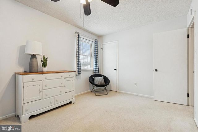 3083 MAIN ST, Green Lane, PA 18054