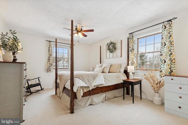 3083 MAIN ST, Green Lane, PA 18054