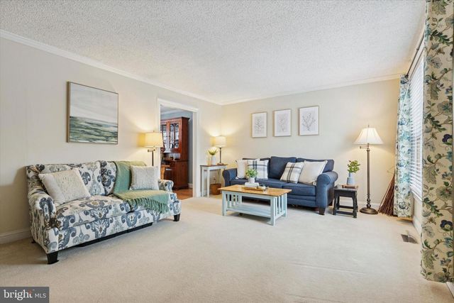 3083 MAIN ST, Green Lane, PA 18054