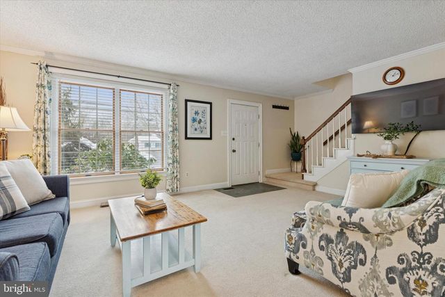 3083 MAIN ST, Green Lane, PA 18054