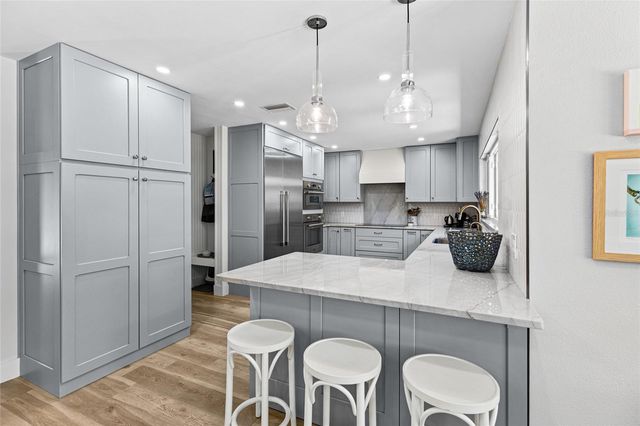801 EDGEMERE LANE, Sarasota, FL 34242