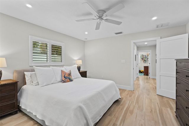 801 EDGEMERE LANE, Sarasota, FL 34242