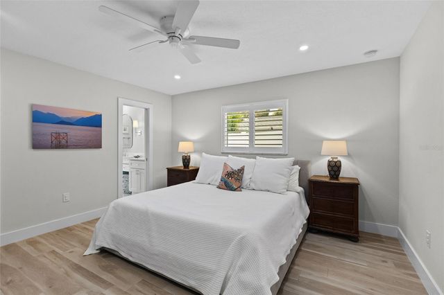 801 EDGEMERE LANE, Sarasota, FL 34242