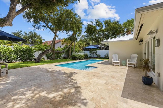 801 EDGEMERE LANE, Sarasota, FL 34242