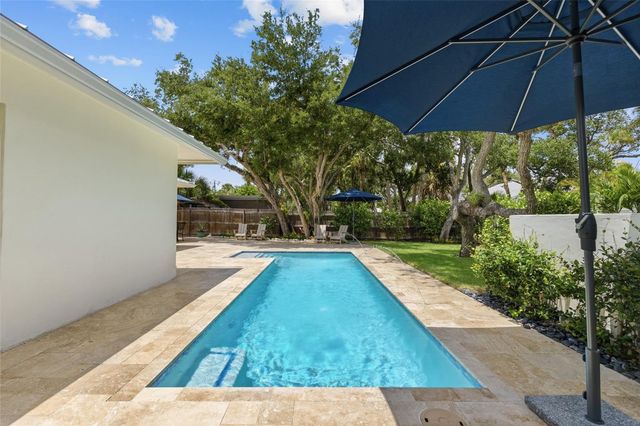 801 EDGEMERE LANE, Sarasota, FL 34242