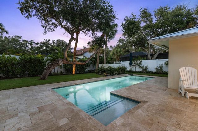 801 EDGEMERE LANE, Sarasota, FL 34242