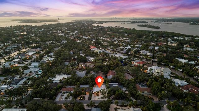 801 EDGEMERE LANE, Sarasota, FL 34242