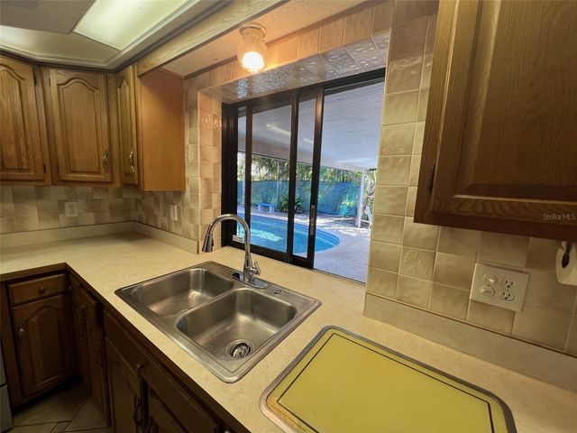 11177 BELLA LOMA DRIVE, Largo, FL 33774