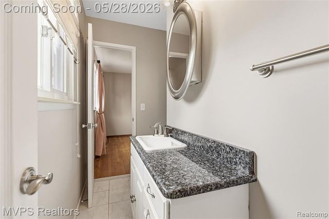 37145 Alper Drive, Sterling Heights, MI 48312