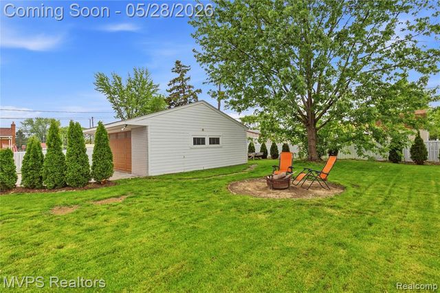 37145 Alper Drive, Sterling Heights, MI 48312