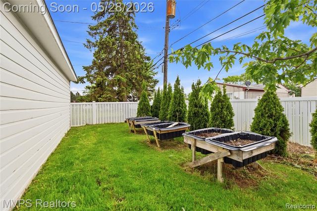 37145 Alper Drive, Sterling Heights, MI 48312