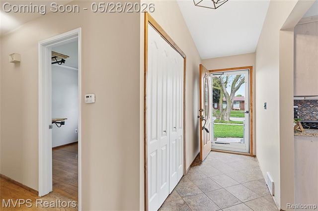 37145 Alper Drive, Sterling Heights, MI 48312