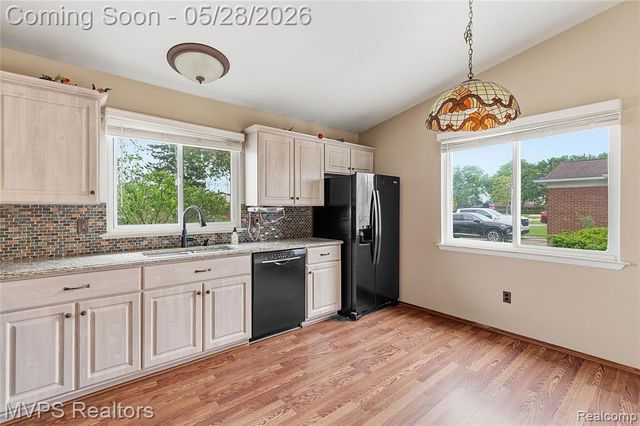 37145 Alper Drive, Sterling Heights, MI 48312