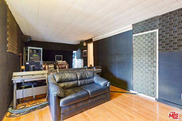 3242 Dos Palos Drive, Los Angeles, CA 90068