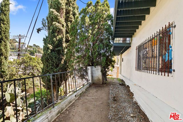 3242 Dos Palos Drive, Los Angeles, CA 90068