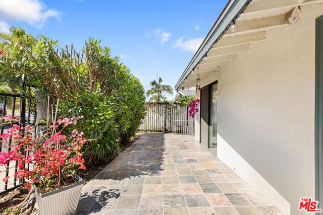 3242 Dos Palos Drive, Los Angeles, CA 90068