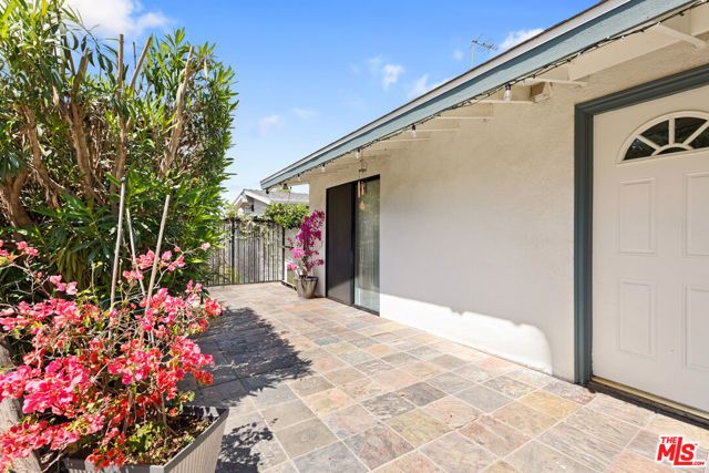 3242 Dos Palos Drive, Los Angeles, CA 90068