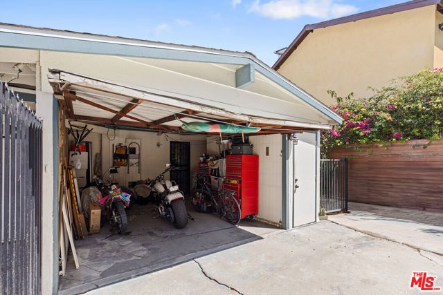 3242 Dos Palos Drive, Los Angeles, CA 90068