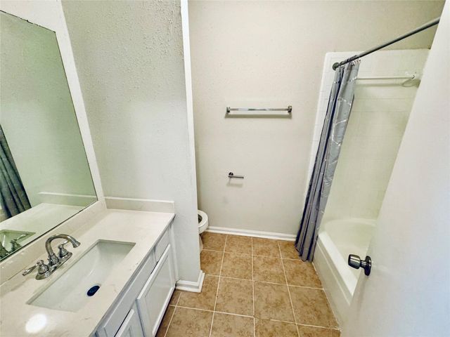 5810 Twisted Pine Court C, Houston, TX 77039