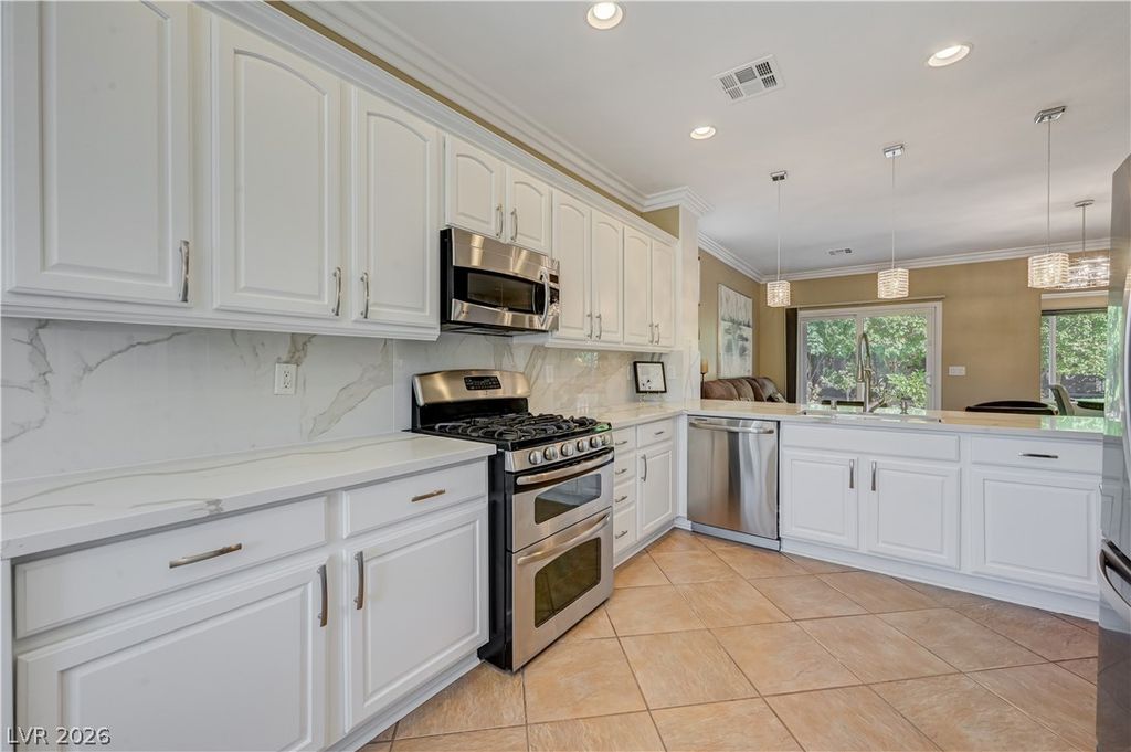 2094 Sawtooth Mountain Drive, Henderson, NV 89044 — photo 5