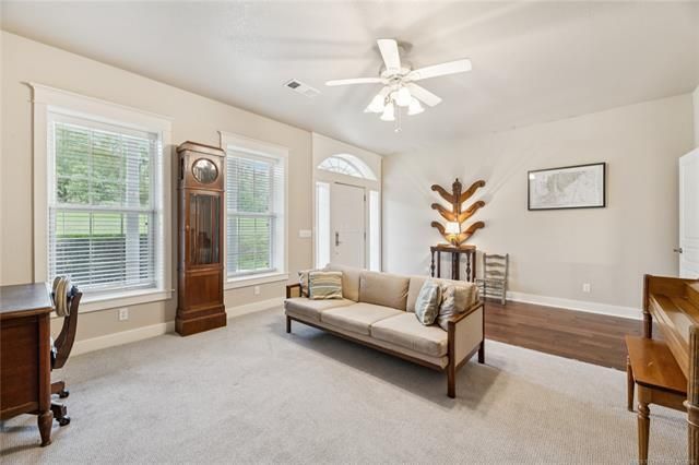 5694 W 161st Street N, Skiatook, OK 74070