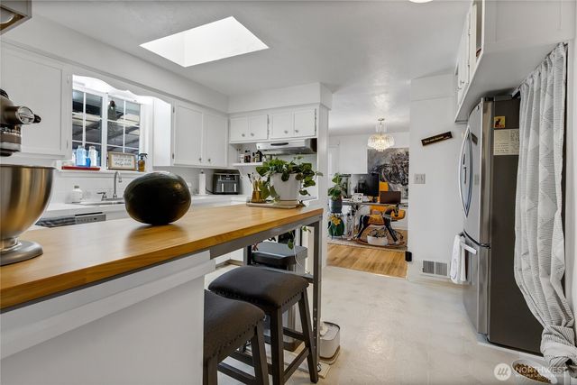 7913 Westshore Dr Drive SW, Lakewood, WA 98498