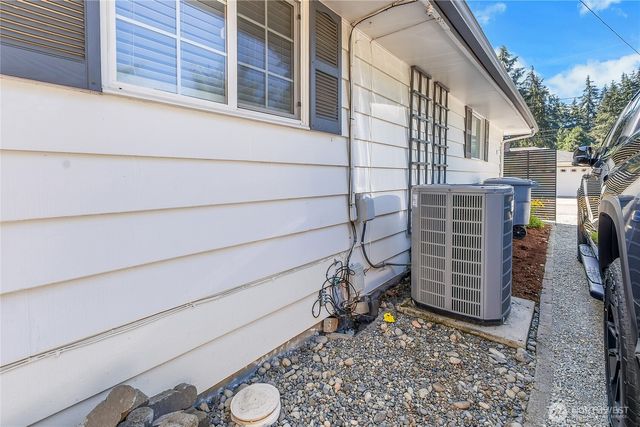 7913 Westshore Dr Drive SW, Lakewood, WA 98498