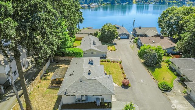7913 Westshore Dr Drive SW, Lakewood, WA 98498