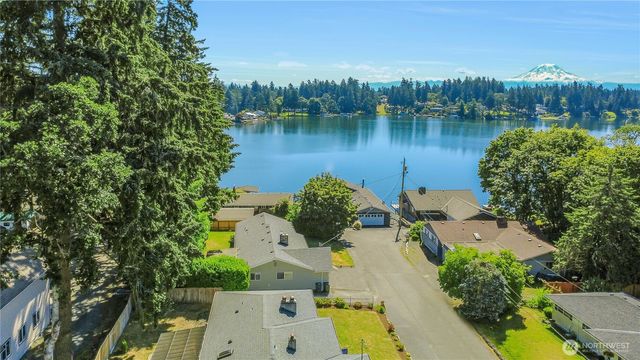 7913 Westshore Dr Drive SW, Lakewood, WA 98498