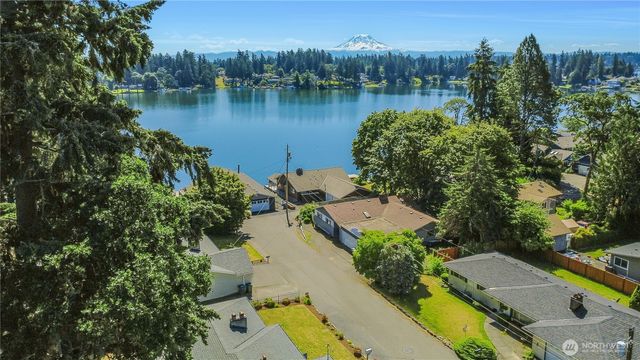 7913 Westshore Dr Drive SW, Lakewood, WA 98498